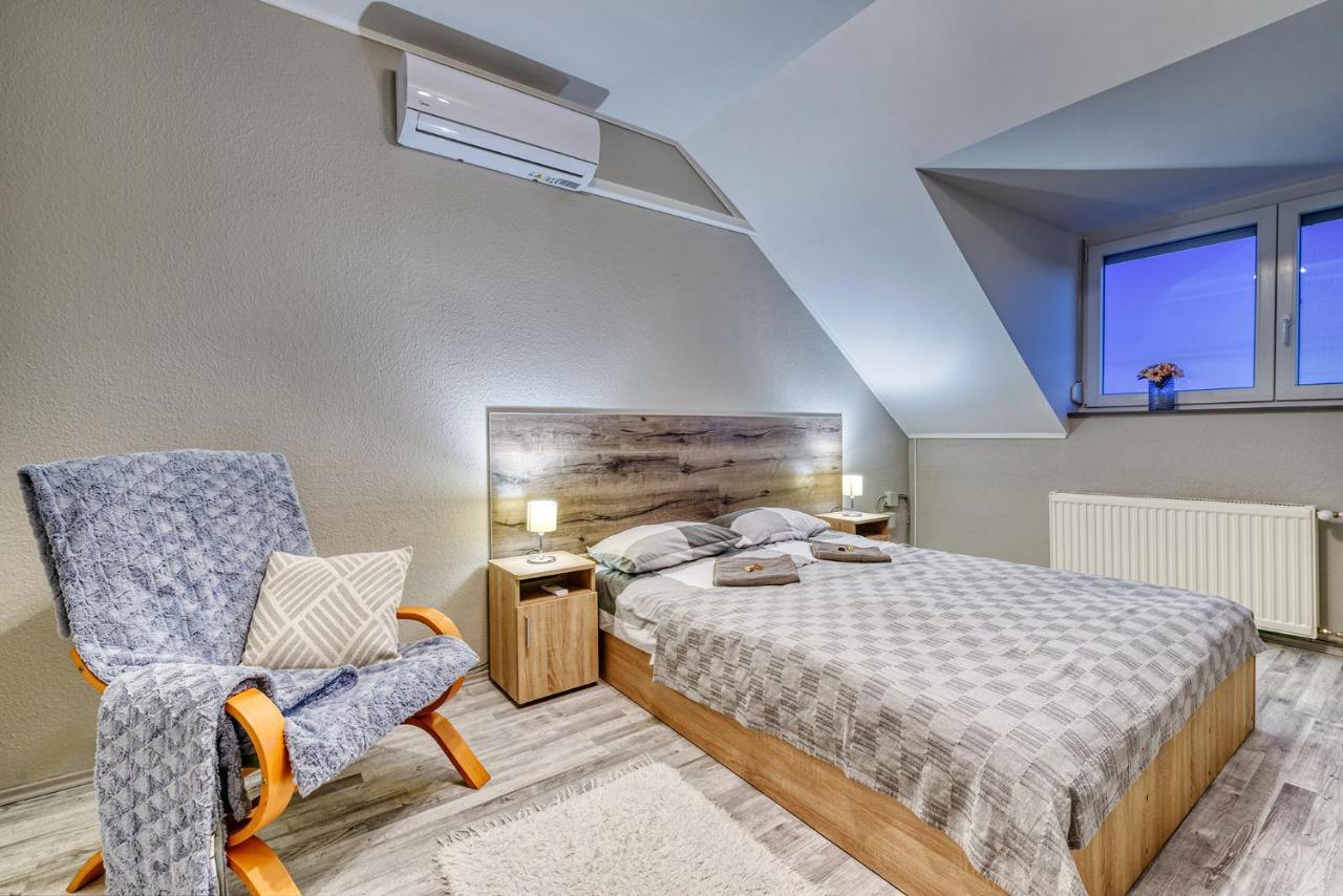 Eged'Inn Eger Exteriör bild