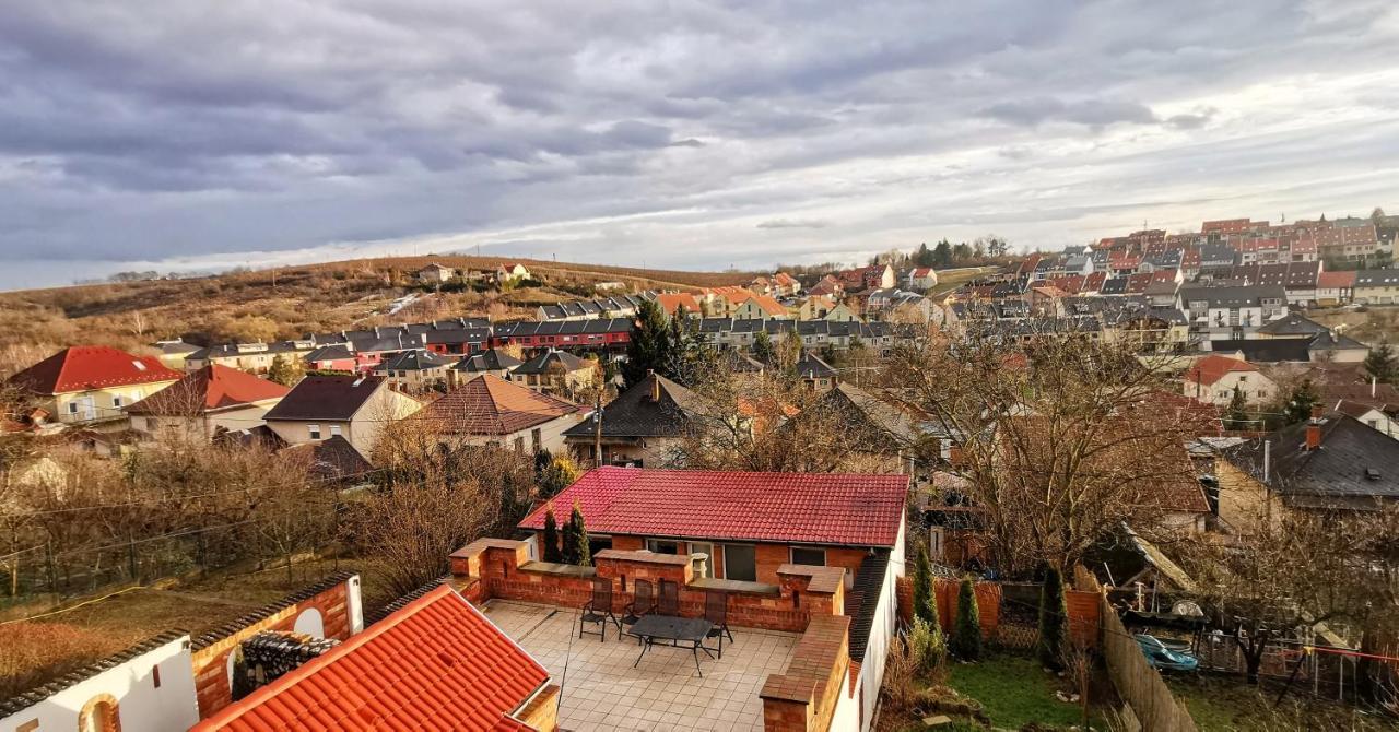 Eged'Inn Eger Exteriör bild